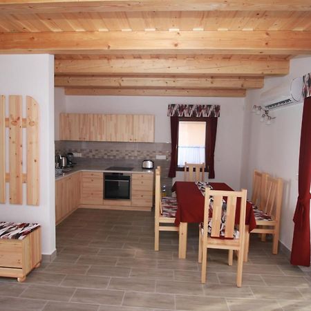 Boni Apartmanok Hegyko Ngoại thất bức ảnh